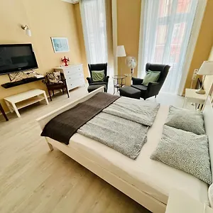Academy - Elegant Place Next To The Parliament Daire Budapeşte